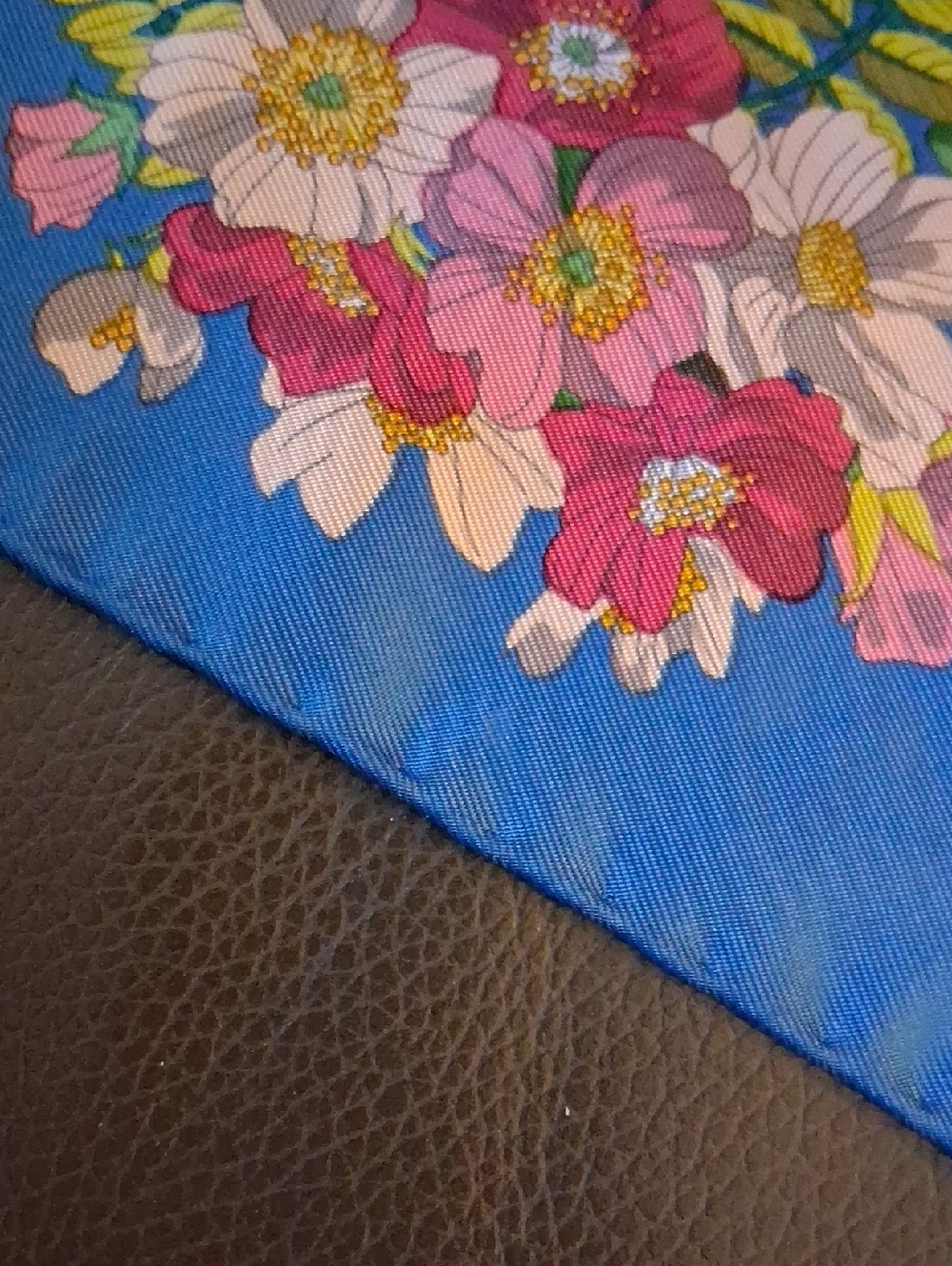 Gucci Silk Scarf 1990's - Picture 10 of 12